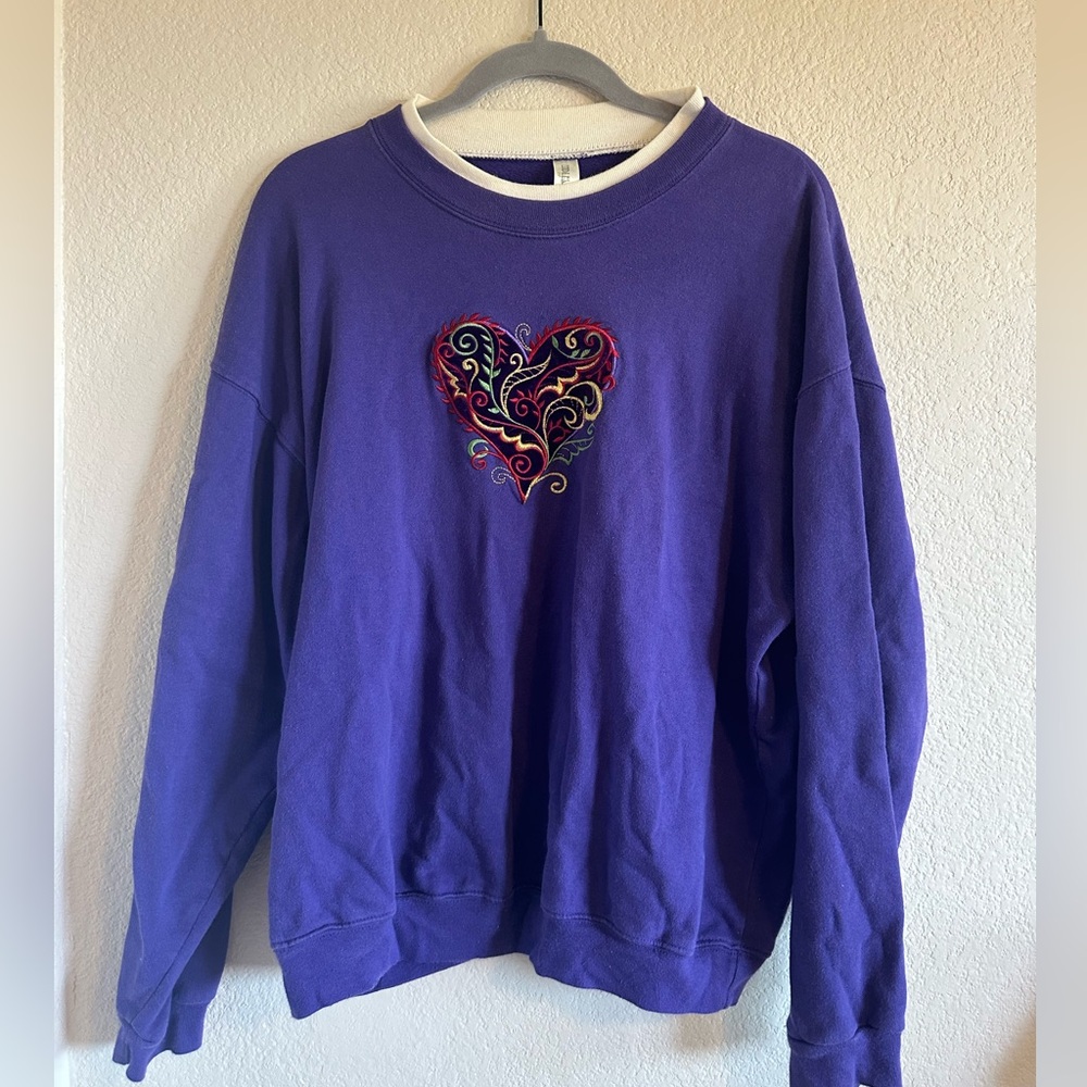 Vintage embroidered purple decal heart Crew Neck sweater